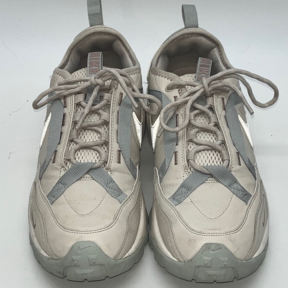 Nike DD9682-102 Women's Sneakers Size 8.5 Athletic Training Shoes‎